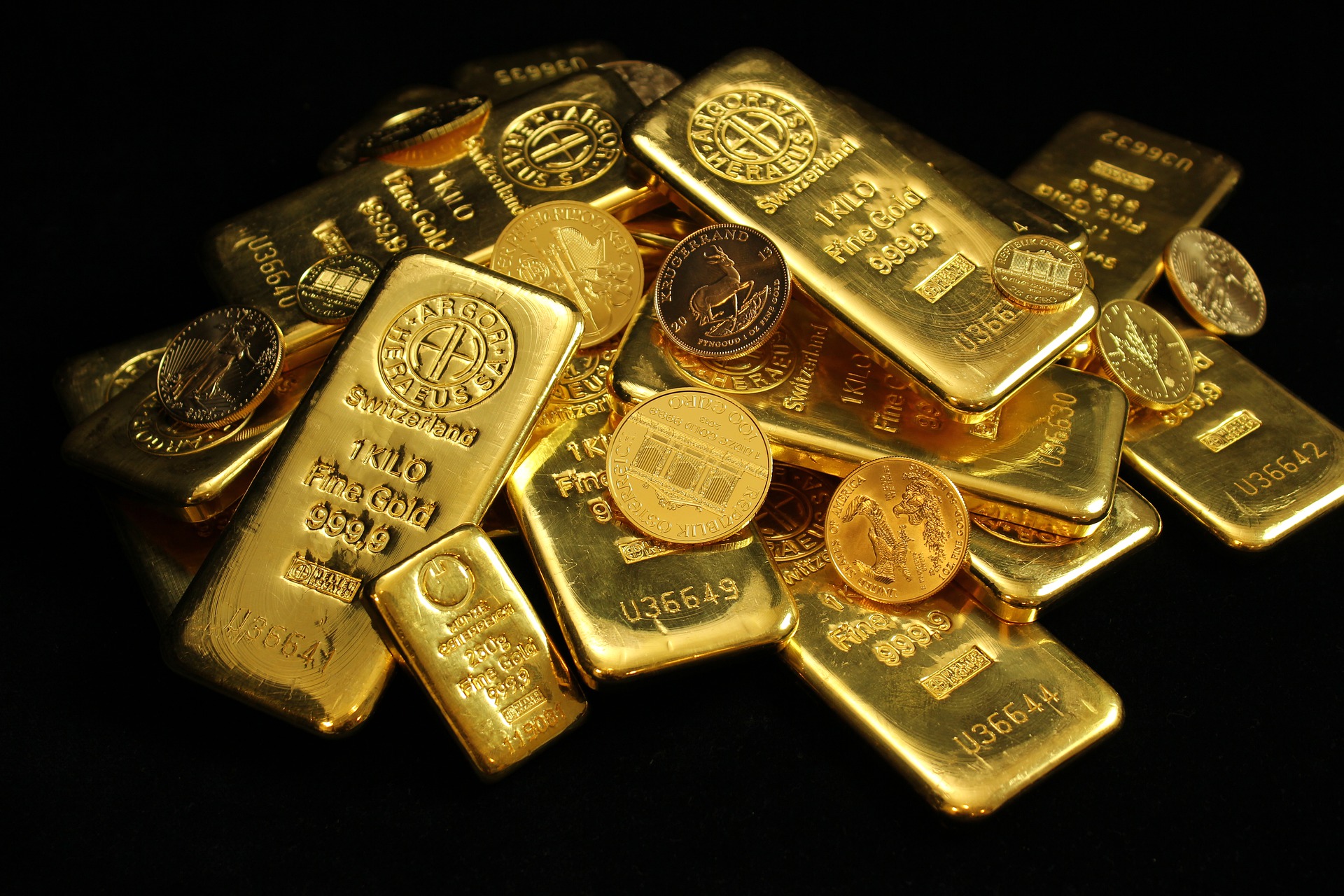 divers lingots et pièces d'or